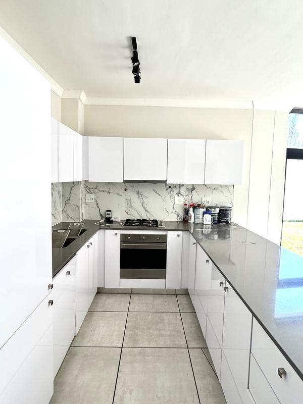 To Let 3 Bedroom Property for Rent in Somerset West Western Cape